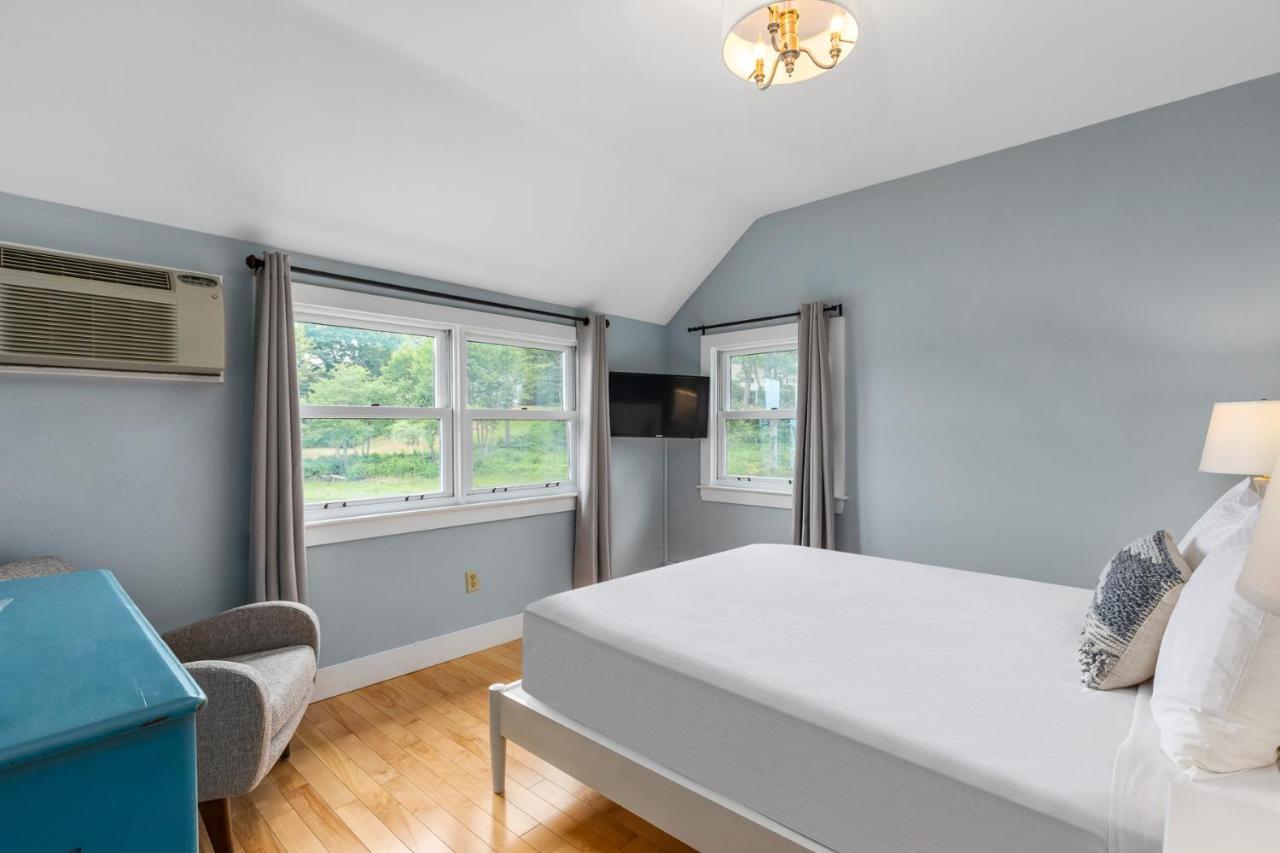 Deluxe Double Room Side Lake View