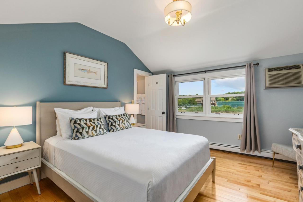 Queen Room Lake View