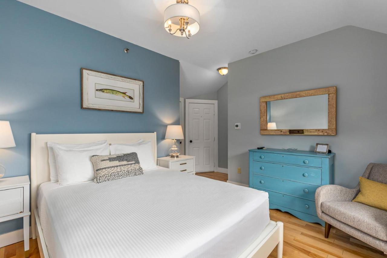Deluxe Double Room Side Lake View