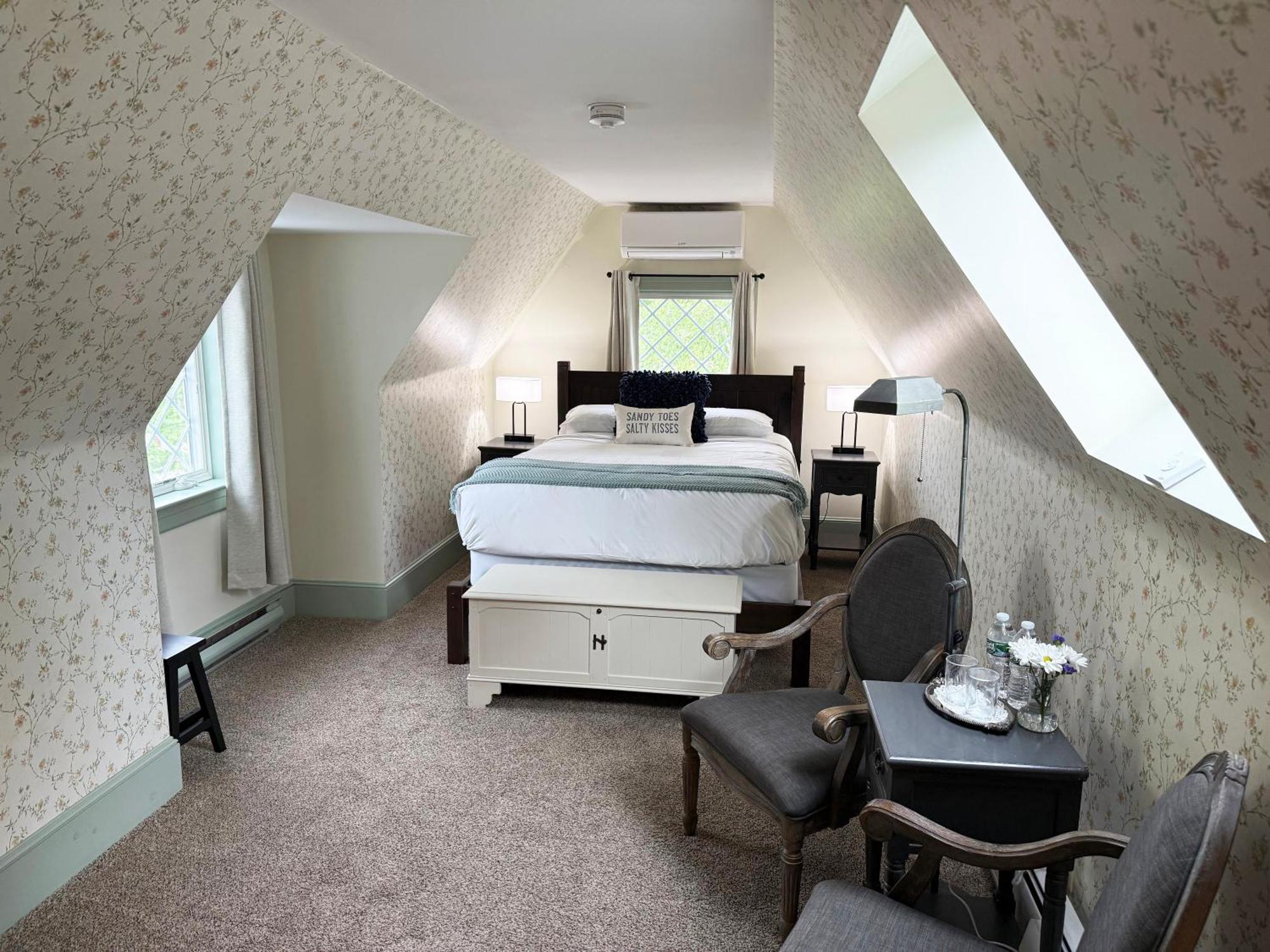 Two-Bedroom Suite,1679620707:JPEG