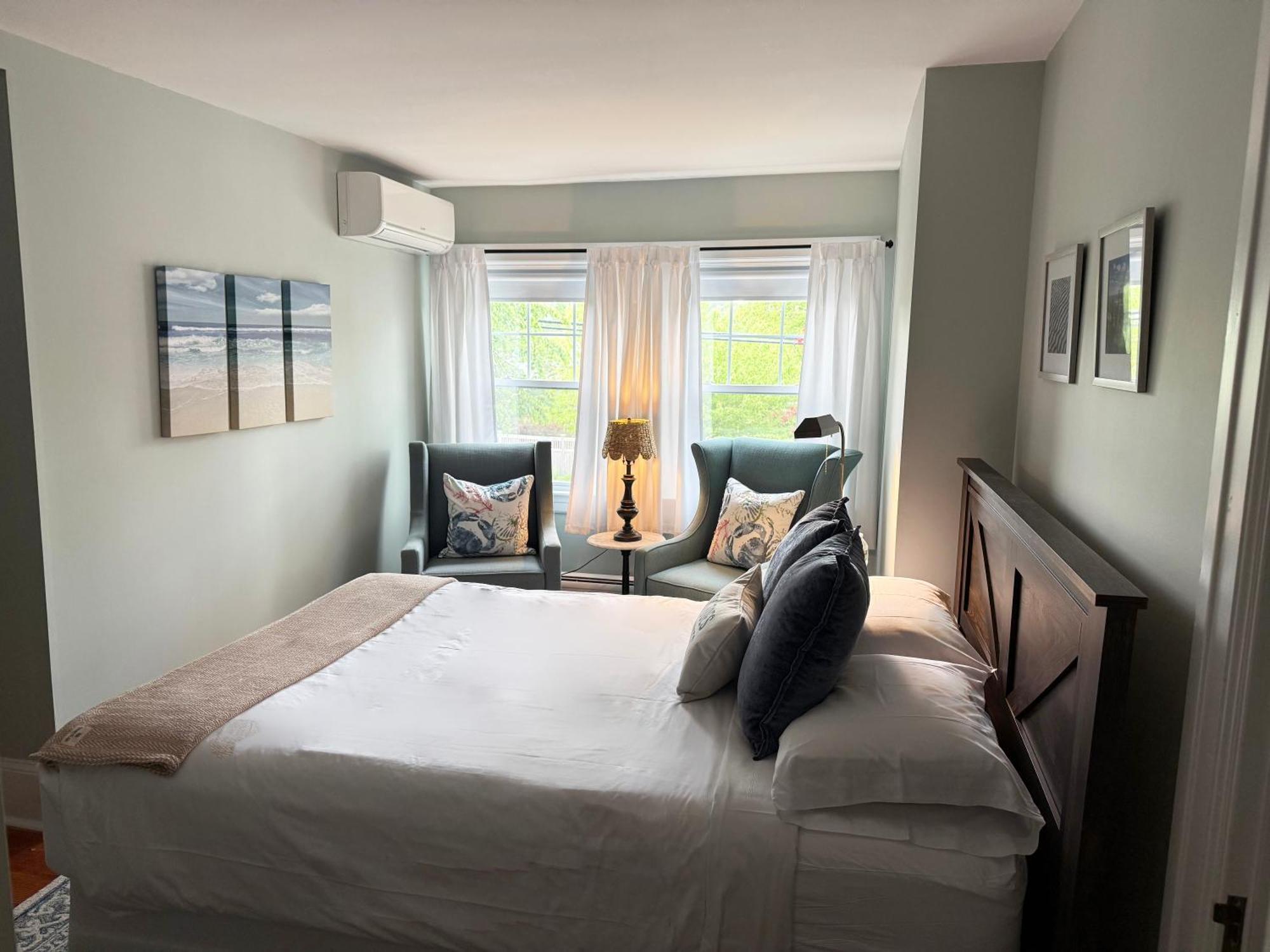 Queen Room,1679620732:JPEG