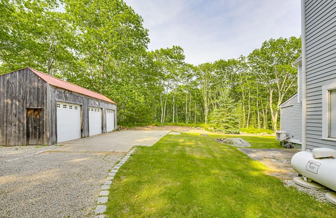 Spacious Kennebunkport Home W/ View, 2 Mi To Beach-1