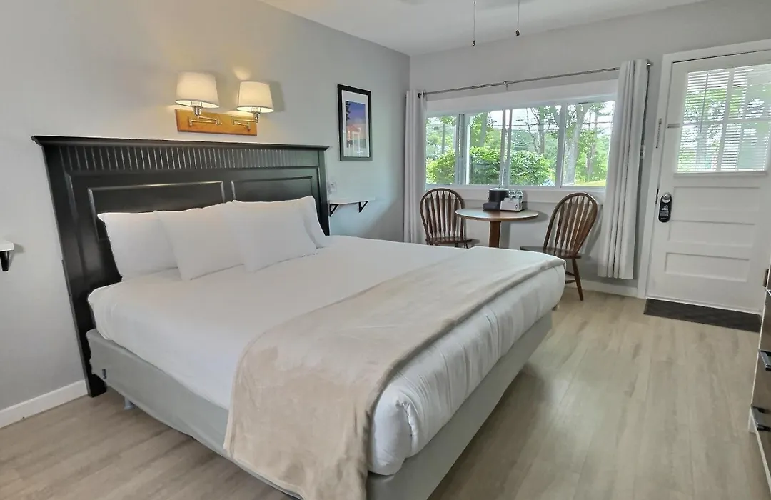 Kennebunkport Motor Lodge-1