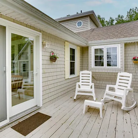 Kennebunkport Getaway W/ Grill: Walk To Beach!-2